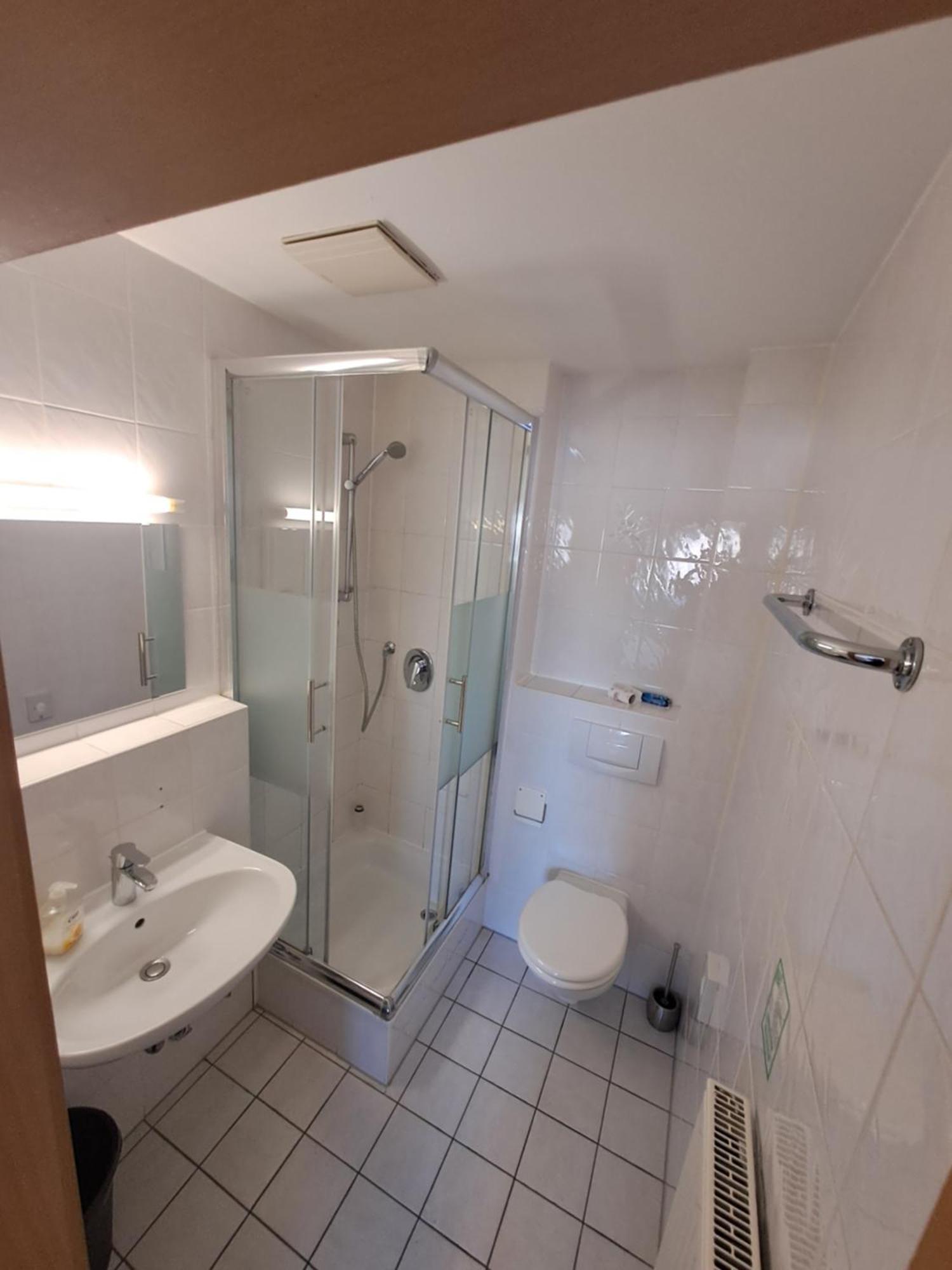 Hotel Gasthof Hirschkeller Göppingen Esterno foto